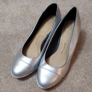 Time and Tru Women's Metallic Silver Loafers